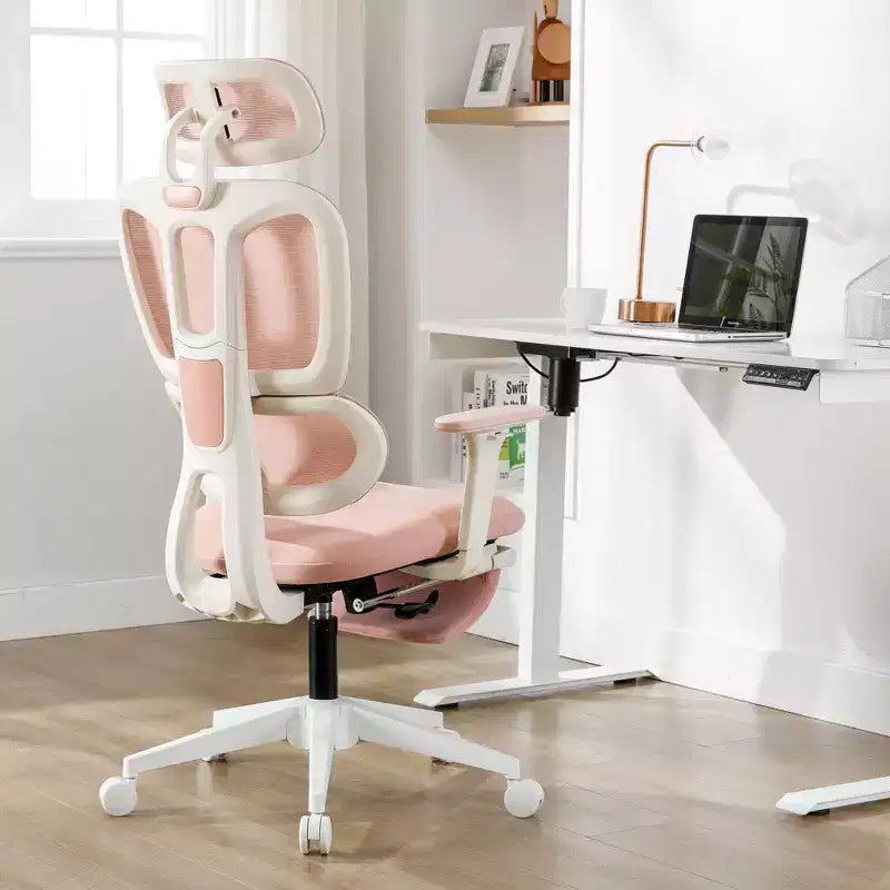 Chaise de bureau en maille rose avec repose-pieds, accoudoirs réglables, support lombaire et appui-tête, roulettes silencieuses à 360°